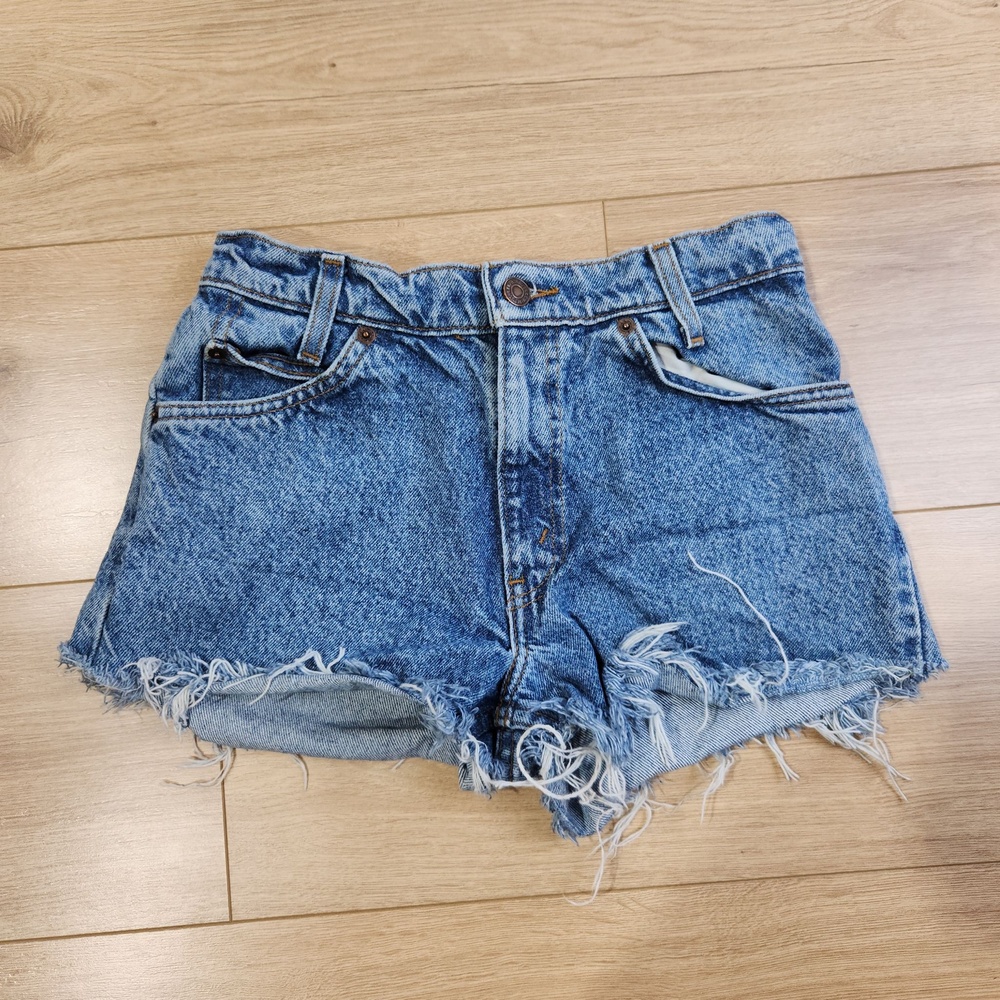 Vintage Levis 550 Denim Shorts Womens 28 3" Blue Cutoff Relaxed Fit Frayed 90s